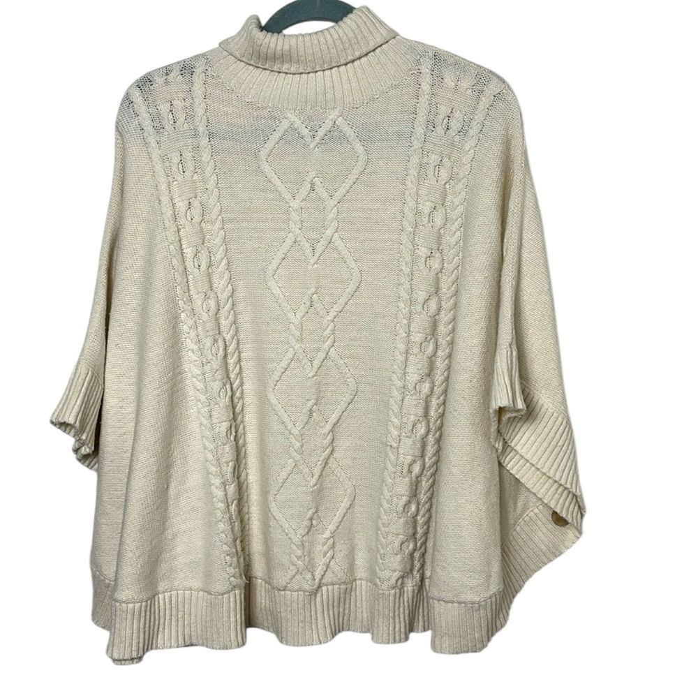 Vintage Gap Cable knit Wool blend turtleneck poncho size Medium / Large  button